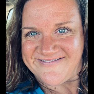 Meet your Posher, Monique